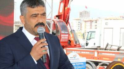 Hatay İnşaat İşçileri Odası Başkanı Mehmet Alakuş, Cumhurbaşkanı Recep Tayyip