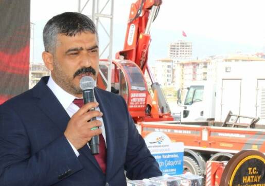 Hatay İnşaat İşçileri Odası Başkanı Mehmet Alakuş, Cumhurbaşkanı Recep Tayyip