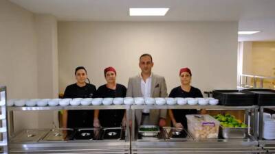 Hatay’ın Defne ilçesinde hizmet veren Kent Lokantası, uygun fiyatlı menüsü