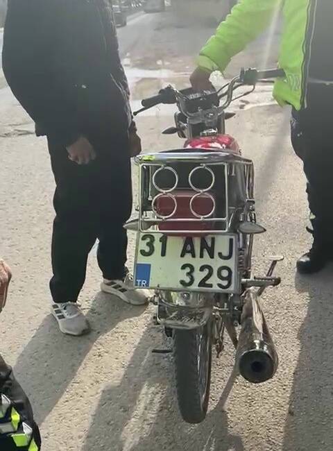 Hatay’da trafik güvenliğini ve kamu düzenini bozan sürücülere yönelik denetimler