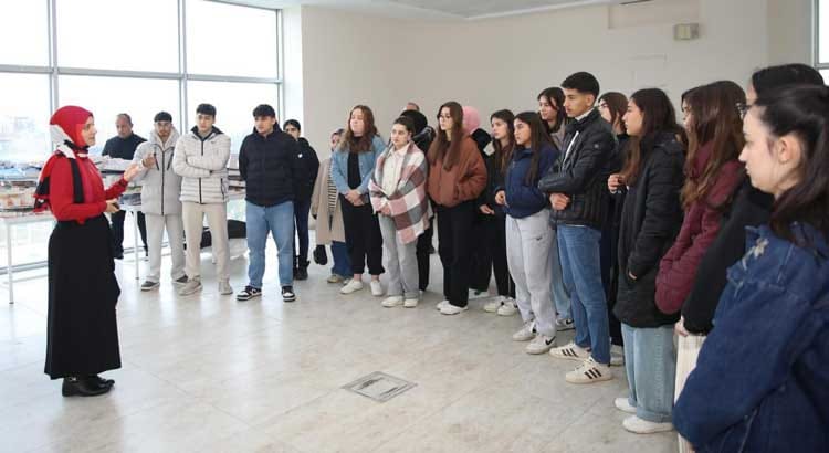 Hatay Büyükşehir Belediyesi’nin “Kariyer Planlama Gezileri” kapsamında Arsuz Ertuğrul Gazi