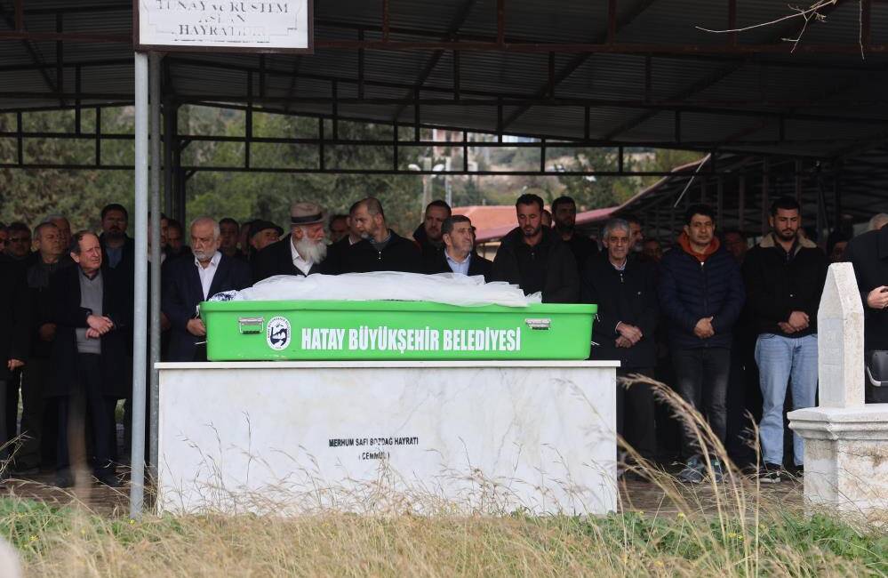 Hatay’da ablası tarafından silahla başından vurularak öldürülen 17 yaşındaki Eylül,