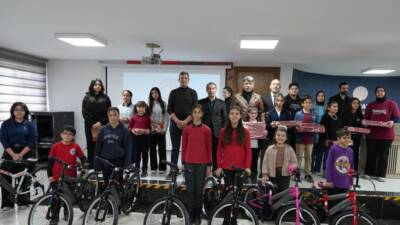 Hatay genelindeki tüm okullar arasında düzenlenen “Cumhuriyet” temalı resim, şiir