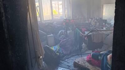 Hatay’ın İskenderun ilçesinde bir apartman dairesinde çıkan yangın, paniğe neden