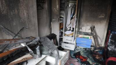 Hatay’da depremde evi yıkılan Özlem Berrak ve ailesinin yaşadıkları yeni