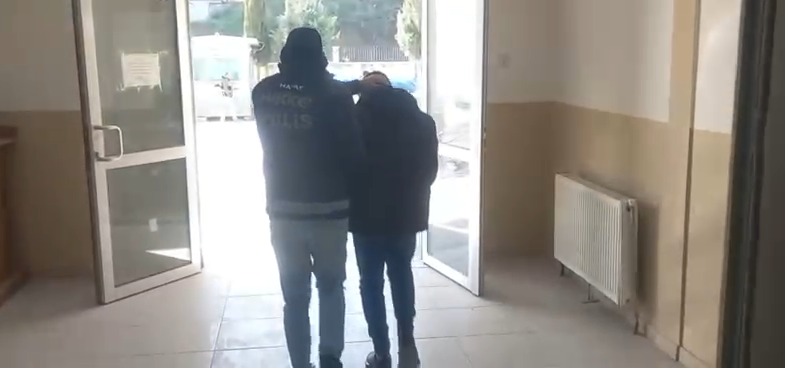 Hatay Emniyet Müdürlüğü ekipleri, aranan şahısların yakalanmasına yönelik yürüttükleri çalışmalar