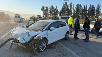 Hatay’da D-817 karayolunda meydana gelen zincirleme trafik kazası, araç kamerasına