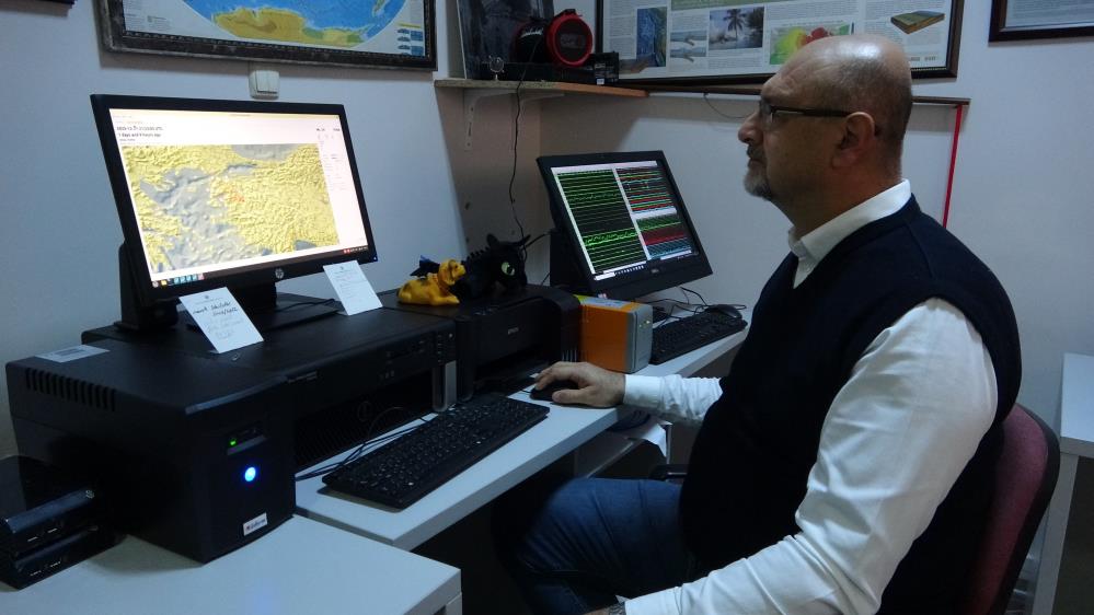 Prof. Dr. Bekler, Türkiye’nin deprem gerçeğine dikkat çekerek, hazırlıklı olmanın