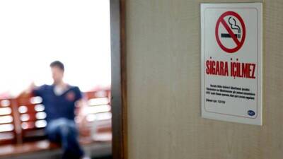 Sağlık Bakanı Kemal Memişoğlu, sigara kullanımının kamusal alandaki etkilerini azaltmaya