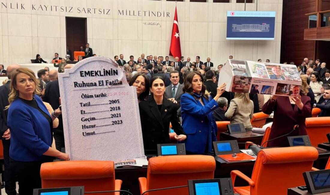 CHP’li milletvekillerinin emekli maaşlarıyla ilgili TBMM’de sürdürdüğü nöbet eylemi sırasında