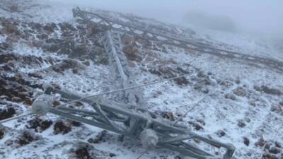 Hafta sonu etkisini artıran yoğun kar yağışı, Hatay’ın Yayladağı ilçesinde