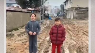 Hatay’ın Kırıkhan ilçesine bağlı Özyörük Mahallesi’nde bozuk yollar nedeniyle yaşadıkları