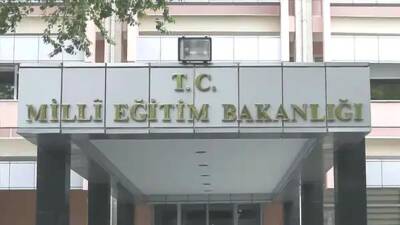 Açık Öğretim kayıt yenileme tarihleri ve ortaokul sınavlarının zamanını öğrenin.