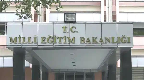 Açık Öğretim kayıt yenileme tarihleri ve ortaokul sınavlarının zamanını öğrenin.