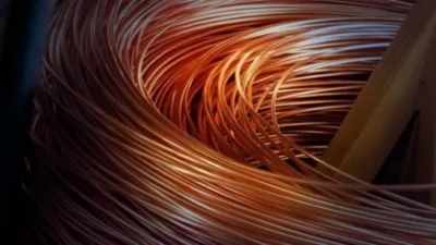 Bakır fiyatları jeopolitik riskler, zayıf dolar ve arz endişelerinin etkisiyle