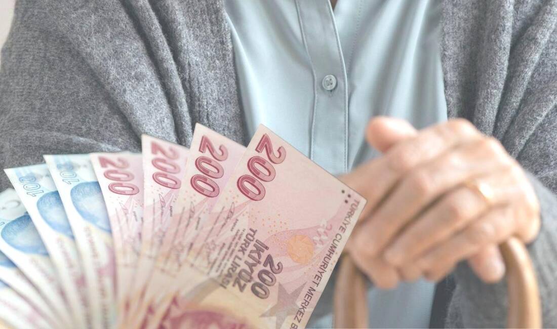 Emeklilere en yüksek promosyonu veren bankayı karşılaştırın; avantajlar, şartlar ve