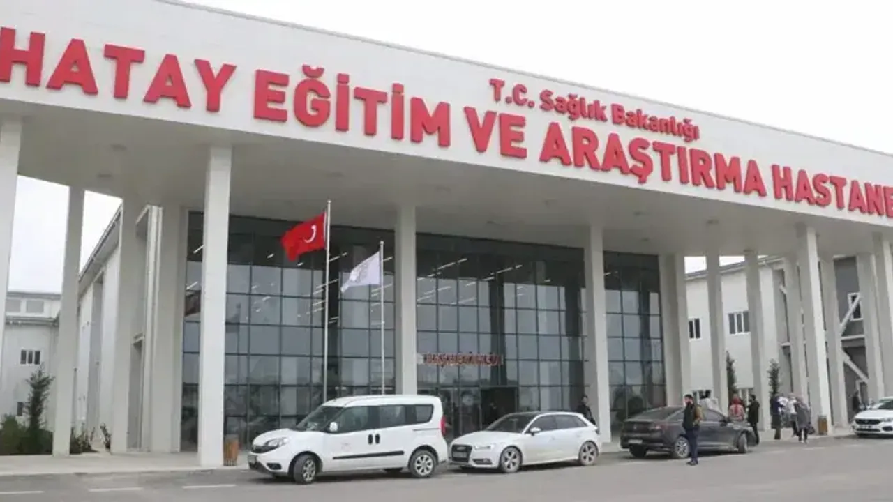 Hatay Valiliği, Hatay Eğitim ve Araştırma Hastanesi’nde bir şahsın üzerinde