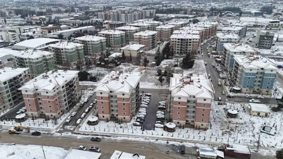 Asrın felaketinde büyük can kayıplarının yaşandığı Hatay’daki 600 Konutlar, yerinde