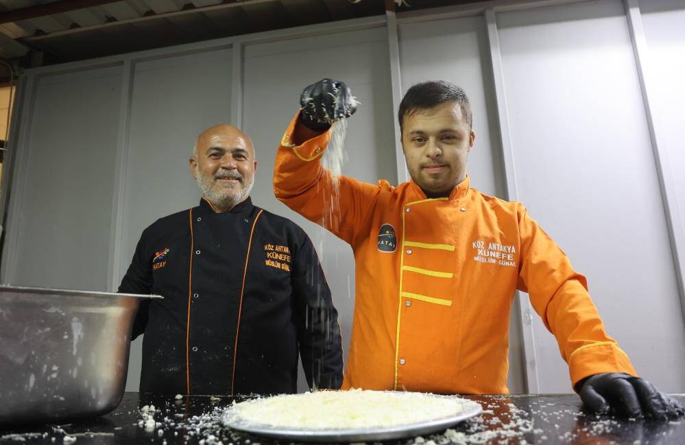 Hatay'da yaşayan down sendromlu Mehmet Doğru, 6 ay önce çırak