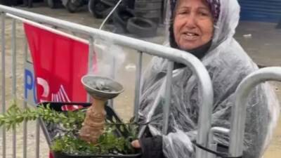 Hatay’ın Defne ilçesinde CHP Genel Başkanı Özgür Özel’in katılımıyla düzenlenen