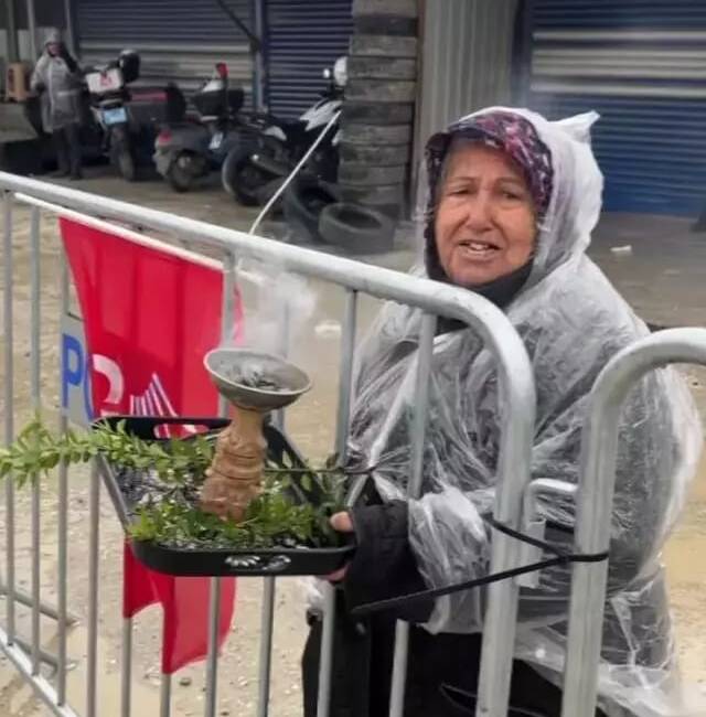 Hatay’ın Defne ilçesinde CHP Genel Başkanı Özgür Özel’in katılımıyla düzenlenen