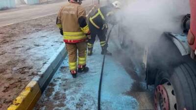 Hatay’ın Reyhanlı ilçesinde E-5 kara yolu üzerinde seyir halindeki bir