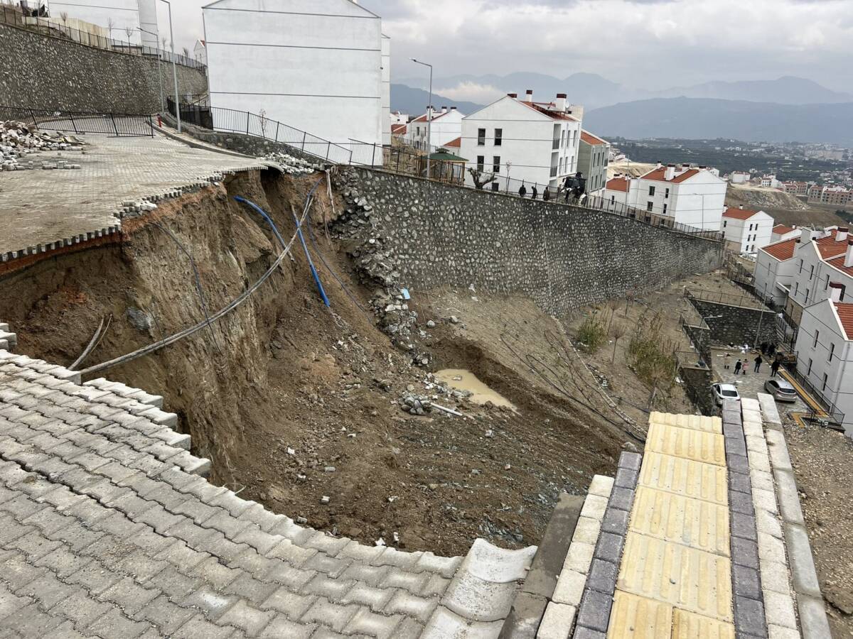 Hatay’ın Samandağ ilçesine bağlı Hıdırbey Mahallesi’nde bulunan TOKİ 1. Etap