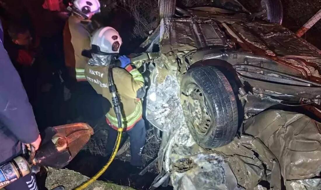 Hatay’ın Antakya–İskenderun yolu Serinyol Mahallesi mevkiinde kontrolden çıkan otomobilin yol