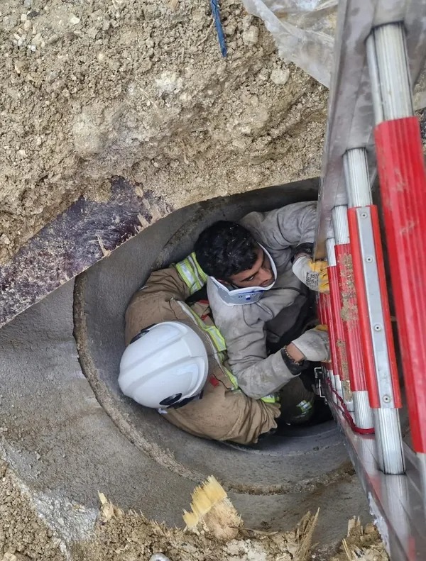 Hatay’ın merkez ilçesinde kuyuya düşen bir vatandaş, itfaiye ekiplerinin çalışmasıyla