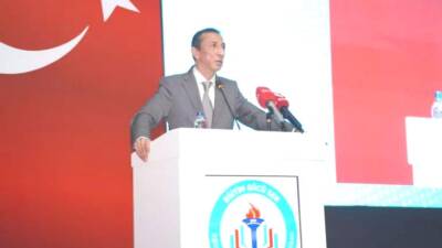 Türkiye'de kamu sendikacılığının uyma davranışı ve etkileyen faktörleri analiz eden