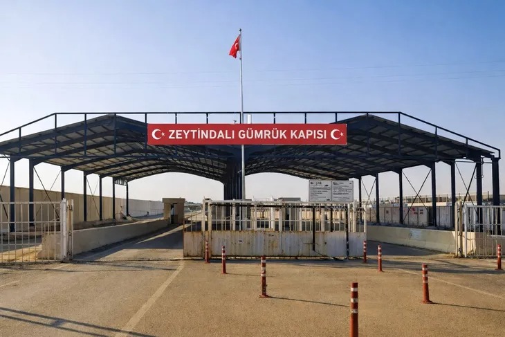 Suriye’nin Türkiye’ye açılan iki sınır kapısını kapatma kararı, özellikle Hatay’daki