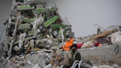 Hatay’da asrın felaketinde kız kardeşini kaybeden ve iki çocuk babası