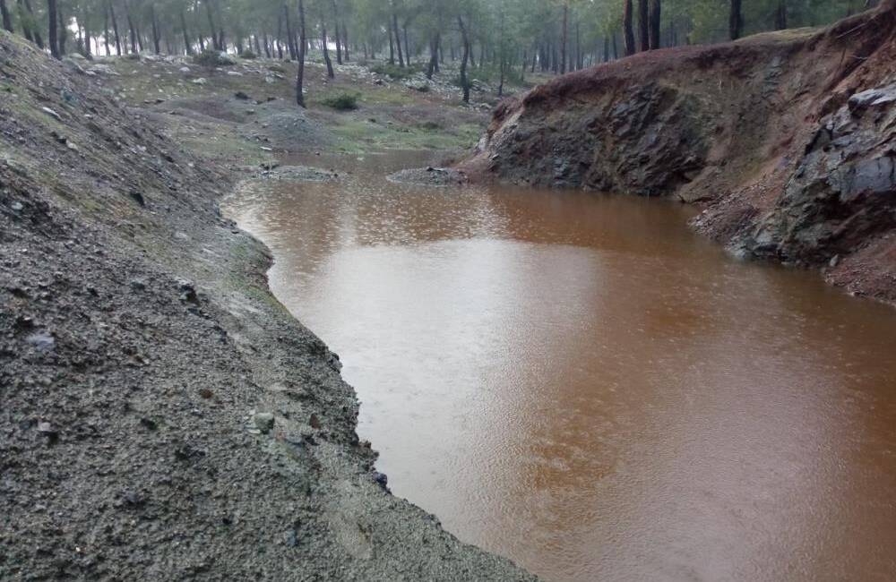 &nbsp; Hatay Yolçatı Mahallesi’nde oyun oynarken 1,5 metre derinliğindeki su