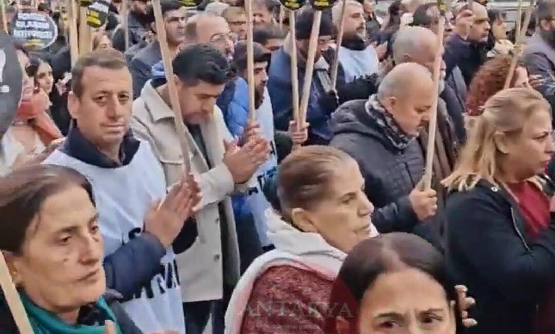 6 Şubat depremlerinin yıl dönümü dolayısıyla Hatay’da anma programları gerçekleştirildi.