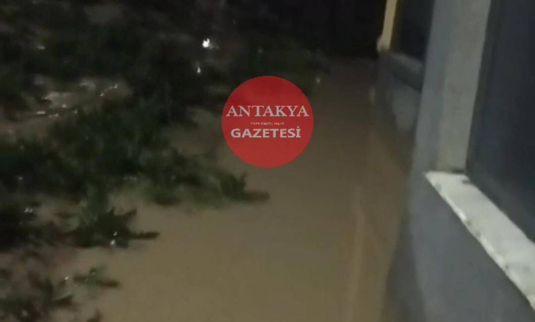 Hatay’da etkili olan sağanak yağış, Antakya Dikmece TOKİ Konutları 6.