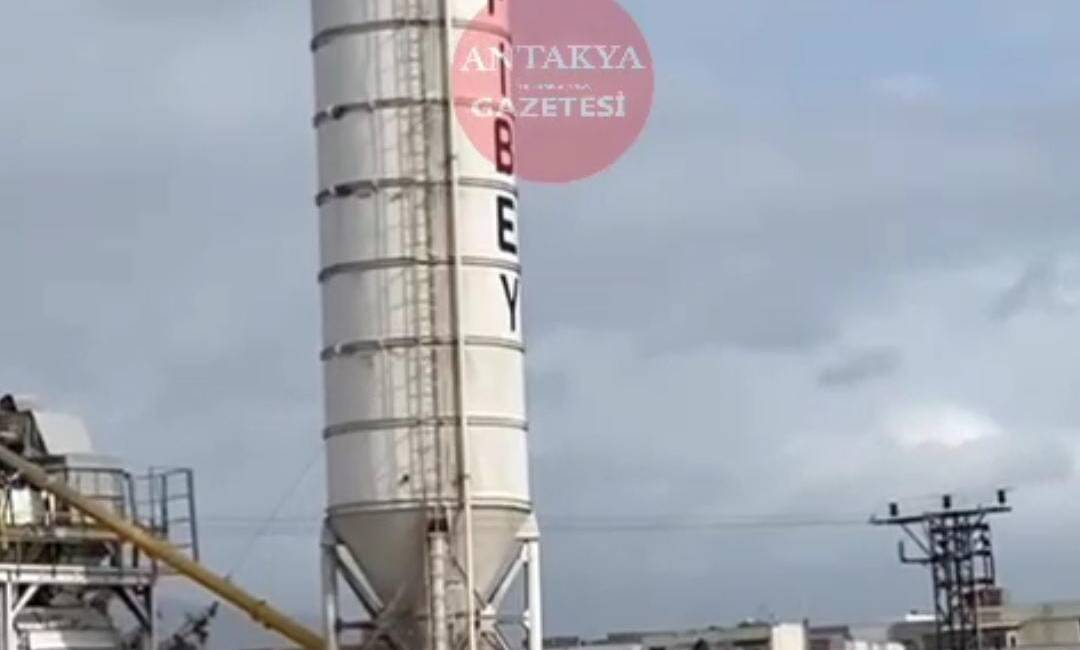 Hatay’ın merkez ilçesi Antakya Odabaşı Mahallesi’nde iki inşaat işçisi, maaşını