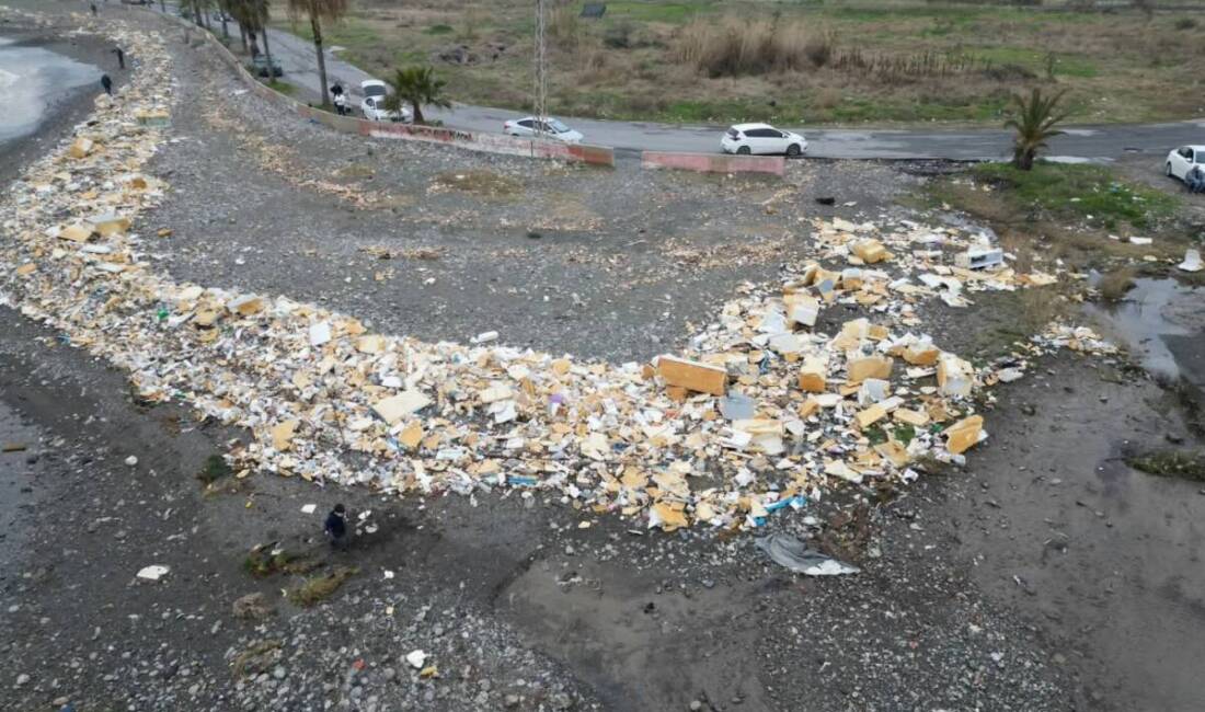 Dörtyol sahilinde etkili olan sağanak yağışın ardından Özerli ve Deliçay’ın