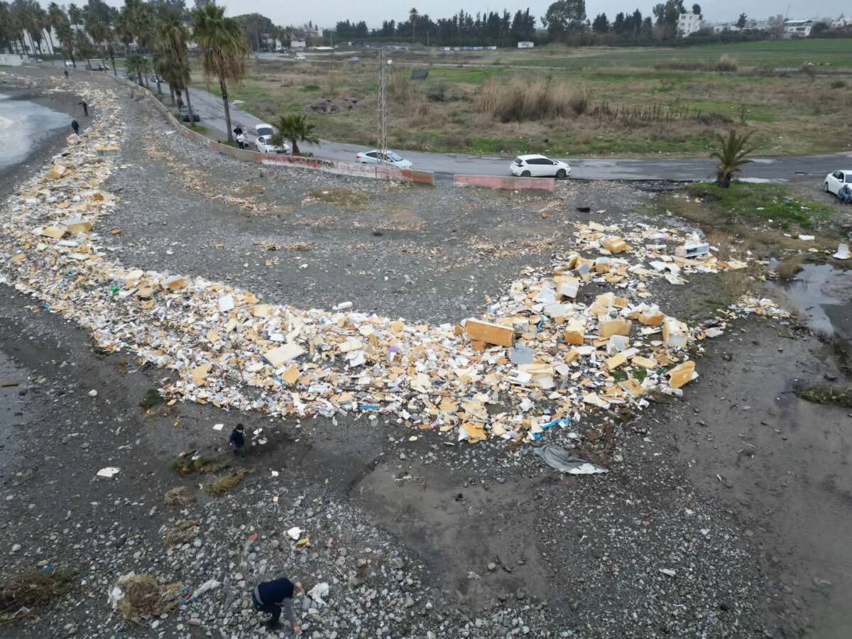 Dörtyol sahilinde etkili olan sağanak yağışın ardından Özerli ve Deliçay’ın