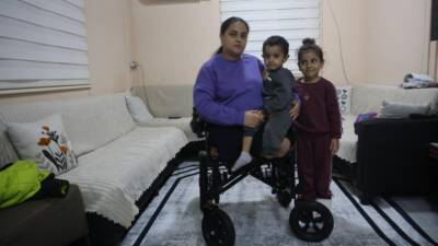 Hatay’da depremde eşini, iki evladını ve bacaklarını kaybeden Ebru Çevikkol,