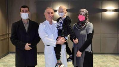 Depremzede 7 yaşındaki Taha, Adana’da yapılan ilik nakliyle sağlığına kavuştu.