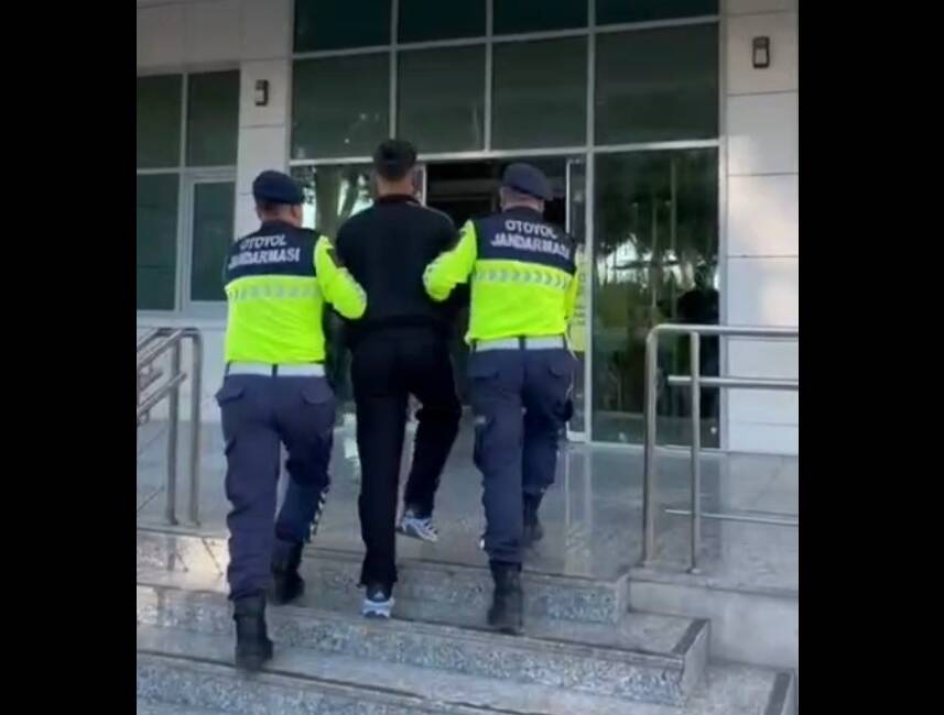 Hatay İl Jandarma Komutanlığı’na bağlı Otoyol Jandarma Komutanlığı ekipleri, Erzin