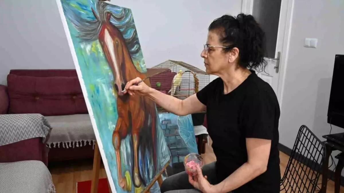 Hatay merkezli 6 Şubat depremlerine resim yaparken yakalanan ressam Ayten