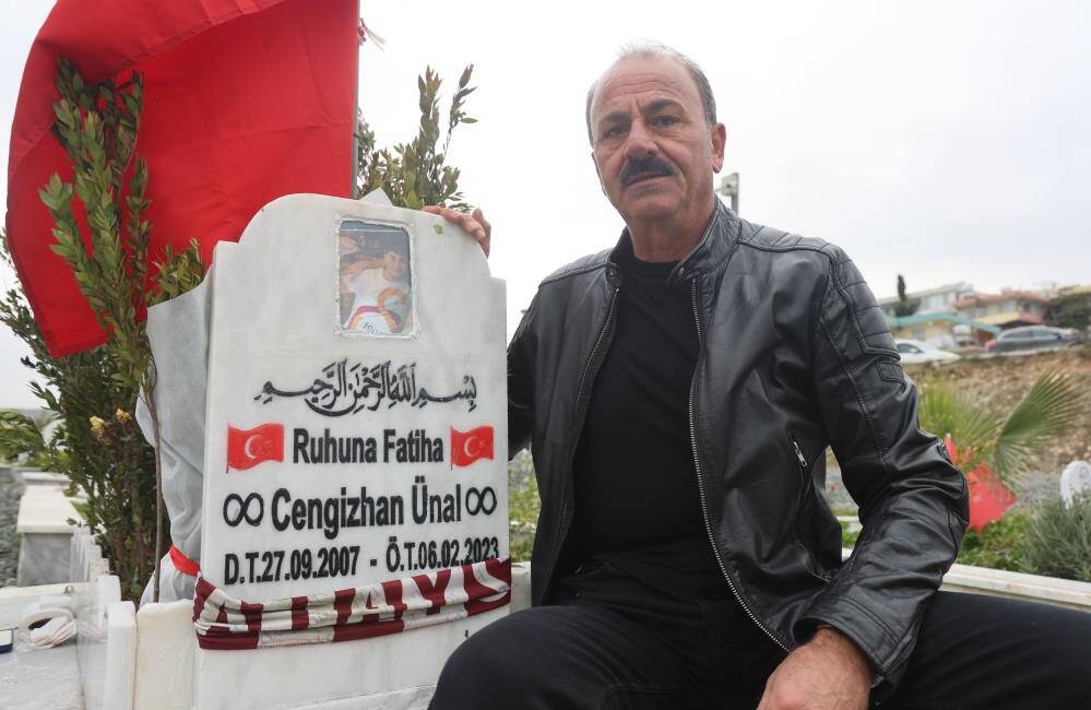 Hatay’da depremde yakınlarını kaybeden vatandaşlar, asrın felaketinin 3’üncü yıl dönümünde