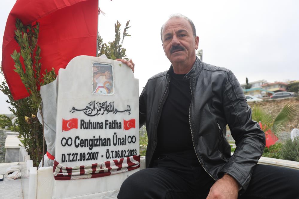 Hatay’da depremde yakınlarını kaybeden vatandaşlar, asrın felaketinin 3’üncü yıl dönümünde