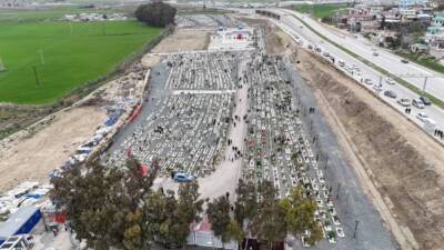Kahramanmaraş merkezli depremlerin üzerinden üç yıl geçmesine rağmen Hatay’da yas
