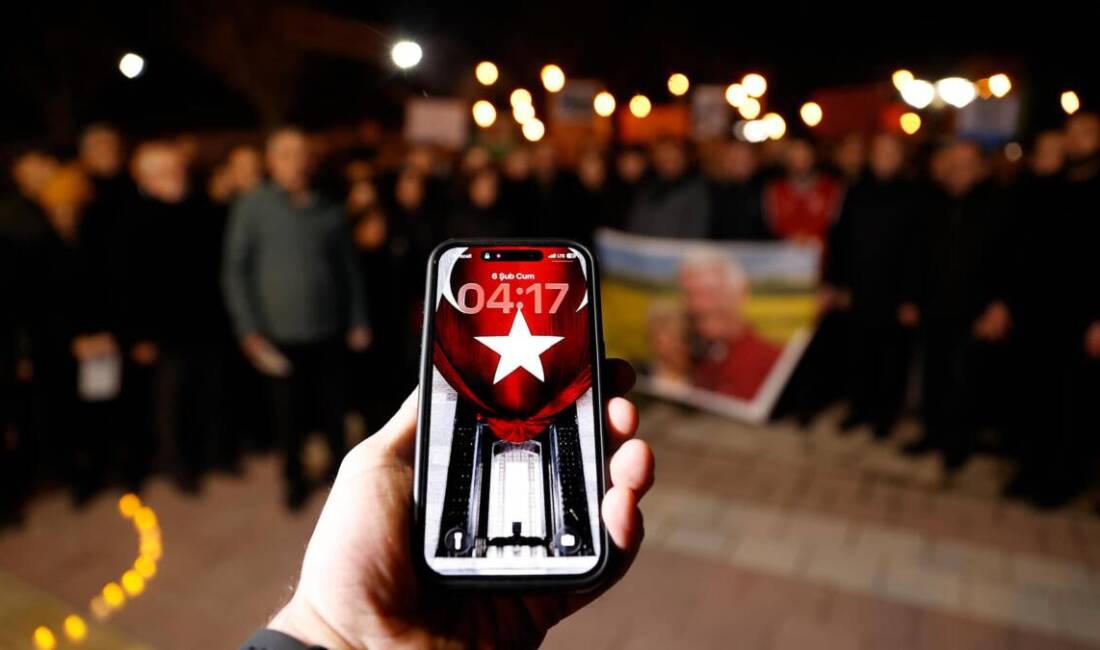 Asrın felaketinin üçüncü yıl dönümünde saat 04.17’de Hatay’da zaman durdu.