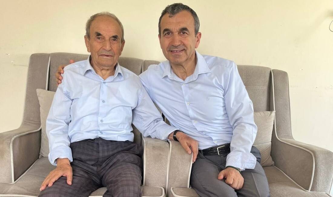 Em.Tuğg.halen İstanbul Aydın Üniversitesinde öğretim üyeliği yapan tarihçi,Dr. Naim Babüroğlu