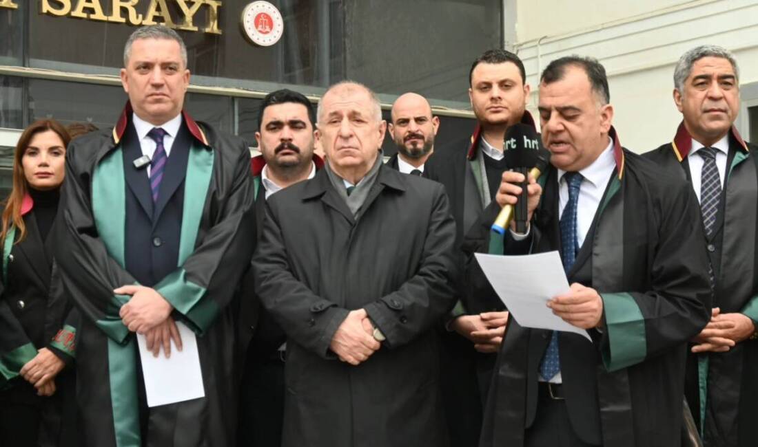 Zafer Partisi Genel Başkanı Ümit Özdağ, parti üst yönetimi ve