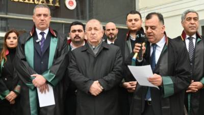 Zafer Partisi Genel Başkanı Ümit Özdağ, parti üst yönetimi ve