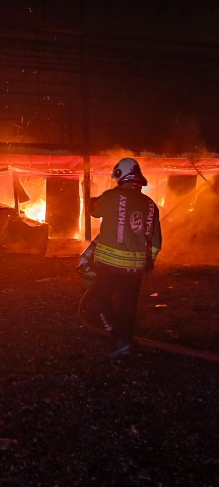 Hatay’da 6 Şubat depremlerinde evlerini kaybeden Yalman ailesi, bu kez